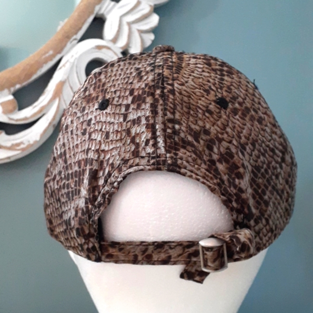 % Pair of embellished brimmed caps - studs & crystals! - Picture 3 of 14